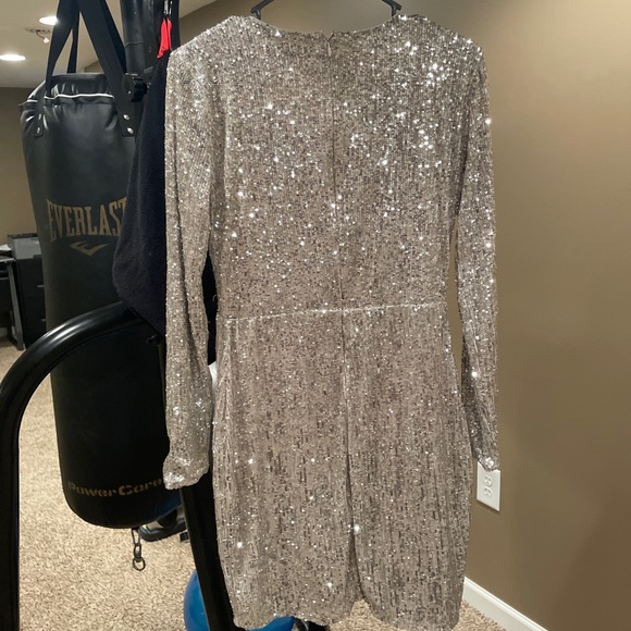 Express woman Dress - Picture 4 of 10